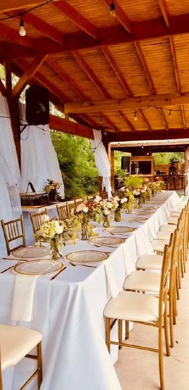 Gazebo exterior mesas flores Cabaña Montero Rancho El Mezquital